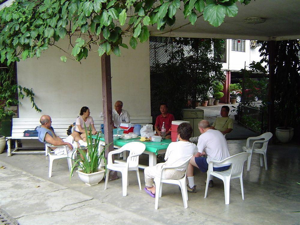 Reddoorz At Broadway Court Apartelle Quezon City Exterior foto