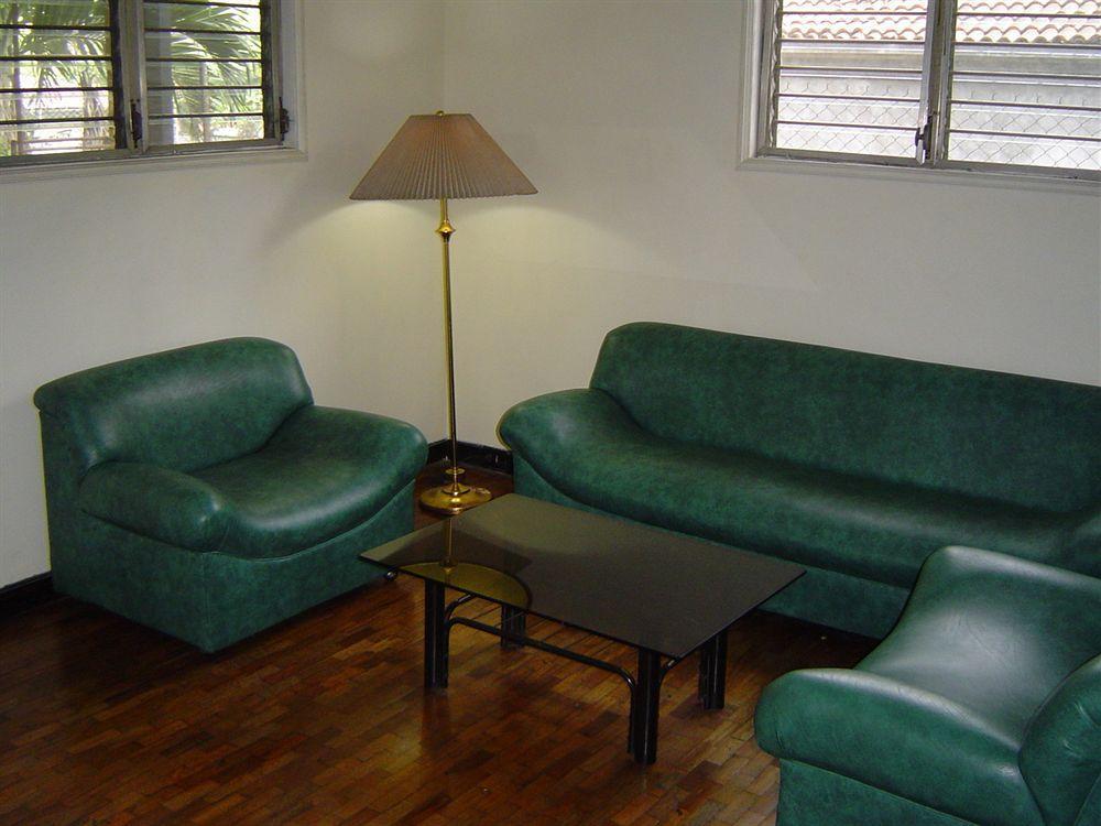 Reddoorz At Broadway Court Apartelle Quezon City Exterior foto