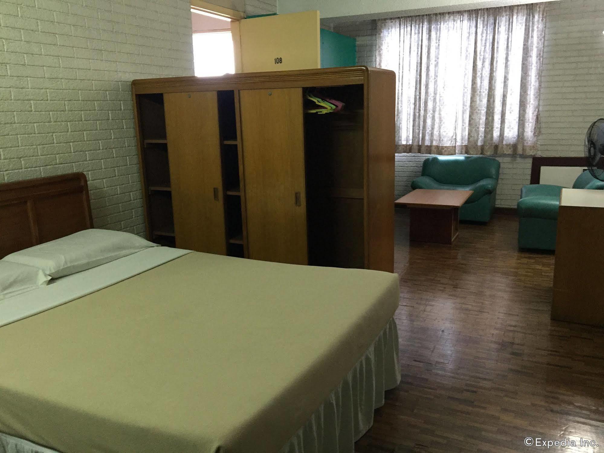 Reddoorz At Broadway Court Apartelle Quezon City Exterior foto