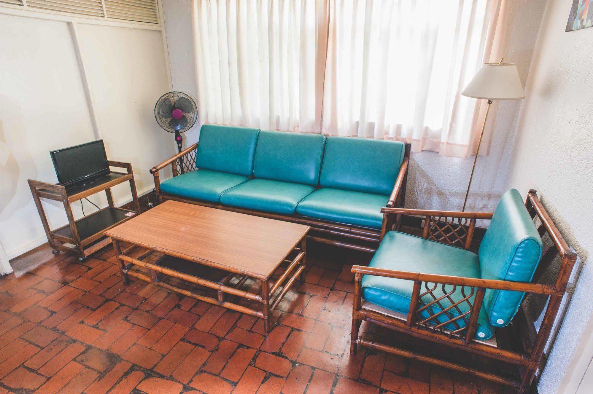 Reddoorz At Broadway Court Apartelle Quezon City Exterior foto
